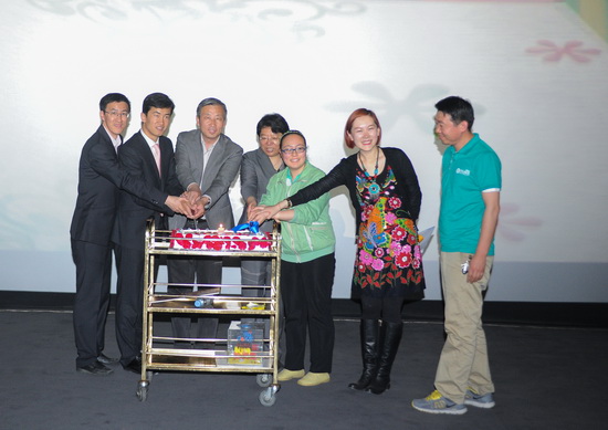 青岛影城举办IMAX观影团一周年庆典