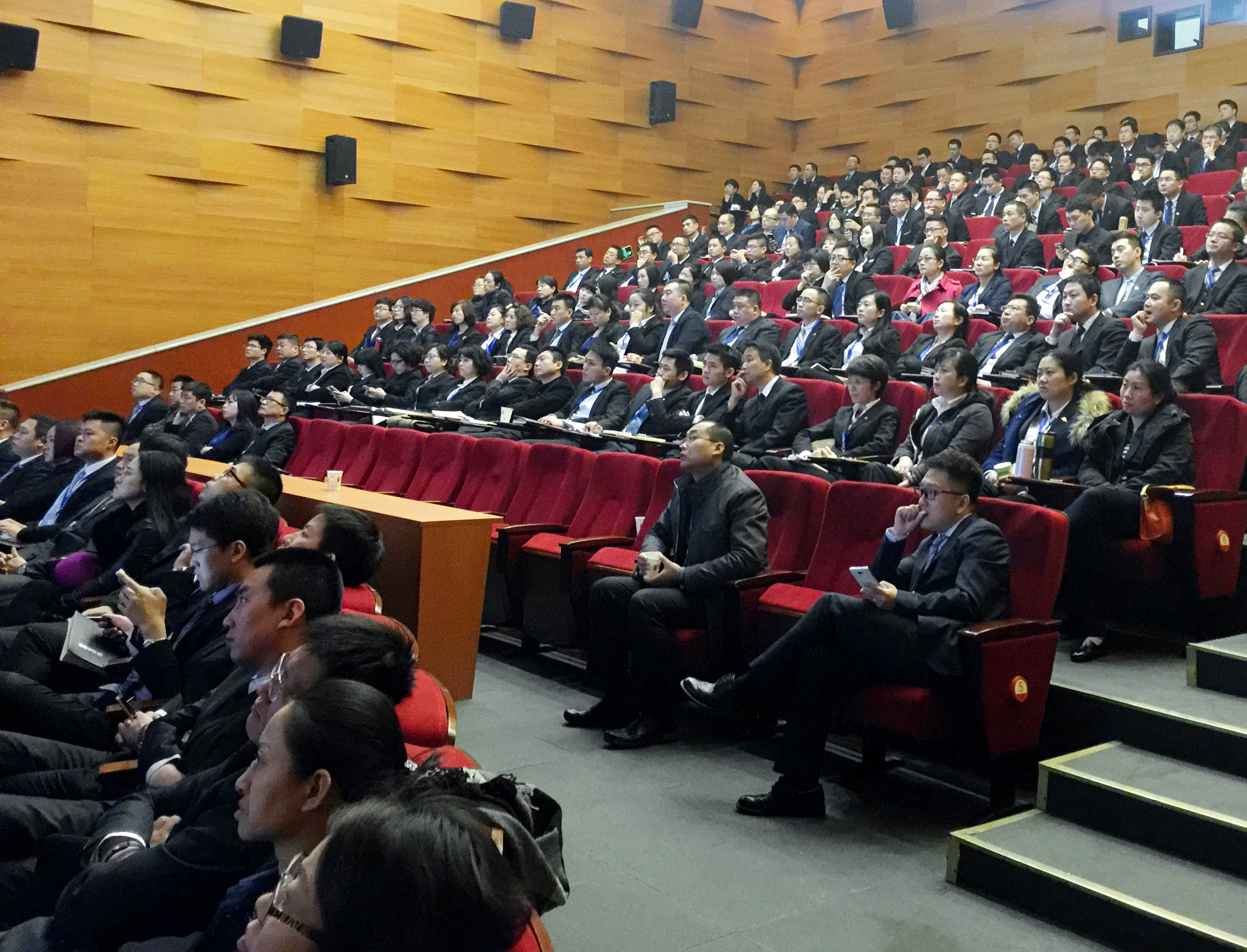 2015年第1季度经营分析会召开