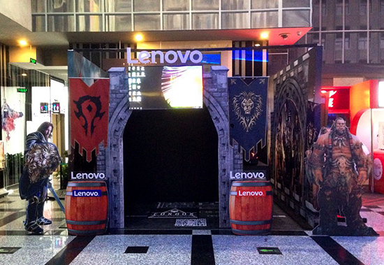 10家万达影城引入炫酷的“飞跃暴风城”VR互动体验