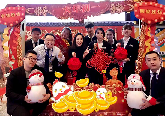 各地万达影城员工拜年图7